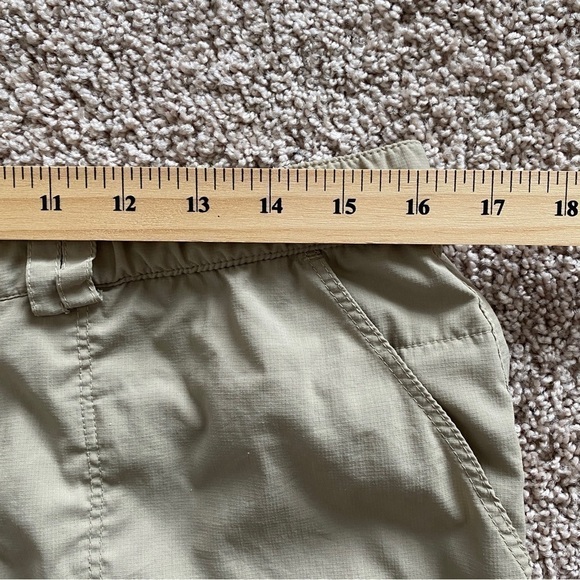 The North Face Capri Cargo Pants Womens Size 12 Khaki Lightweight Outdoor - Picture 10 of 12